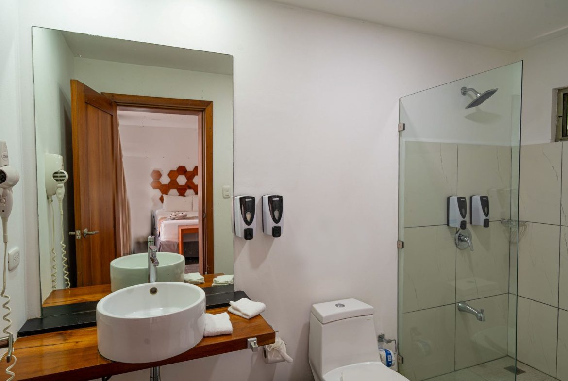 TWENTY-TWO ROOM HOTEL PROPERTY, IN MANUEL ANTONIO – 0.42 ACRES