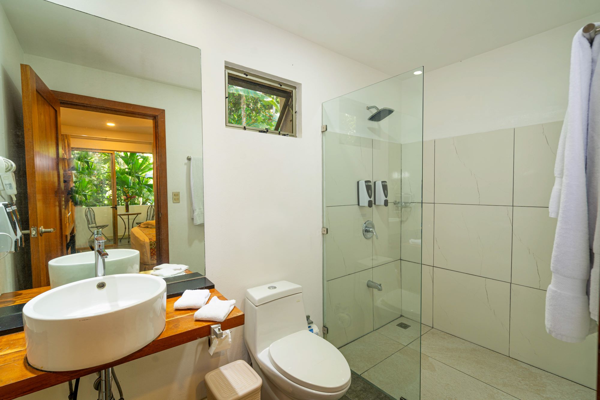 2BedroomTropicalSuite_08-1