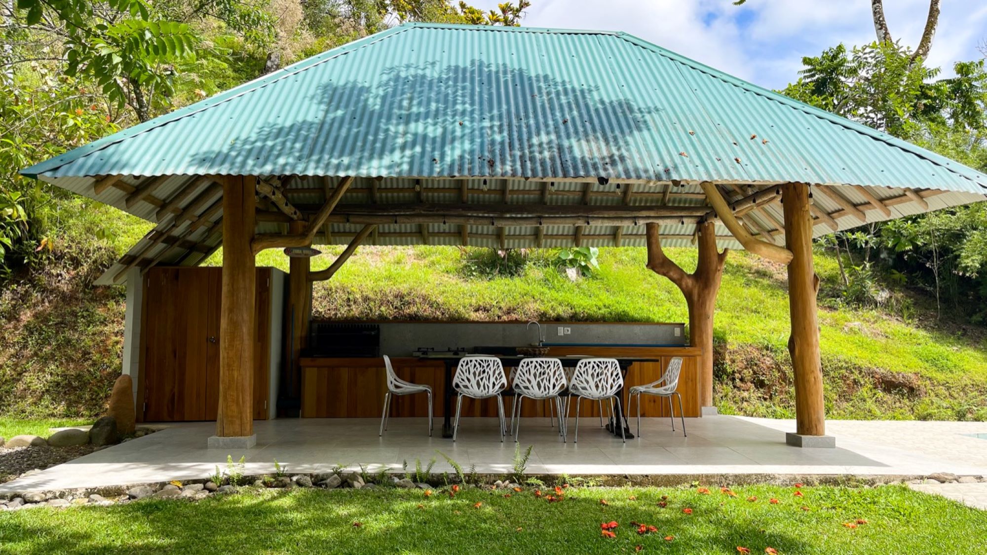 5432 – Luxury Ocean View Home with Chic Riverfront Cabins_35