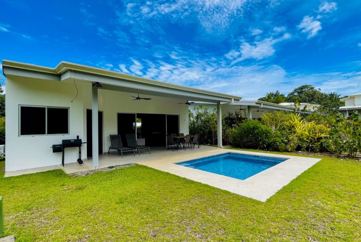 PROPERTY WITH 3 BEDROOM HOME, IN OJOCHAL – 0.15 ACRES, Uvita, Costa Rica — photo 2