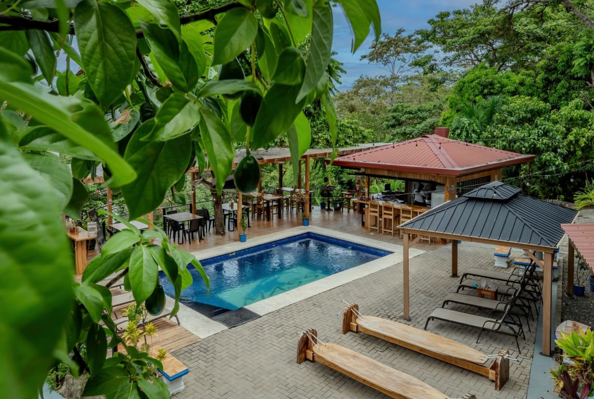 PROPERTY IN CONDOMINIUM WITH SEVEN BEDROOM HOUSE, IN QUEPOS – 1.04 ACRES