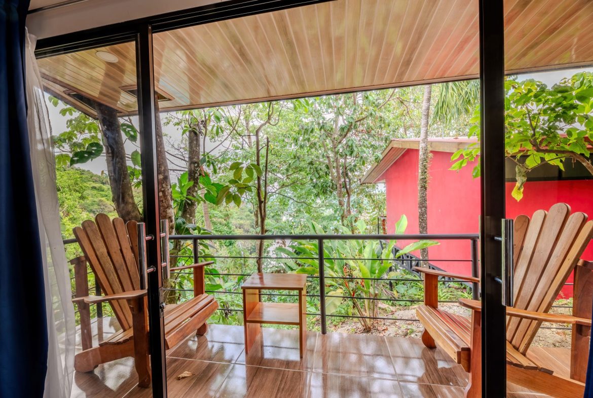 PROPERTY IN CONDOMINIUM WITH SEVEN BEDROOM HOUSE, IN QUEPOS – 1.04 ACRES