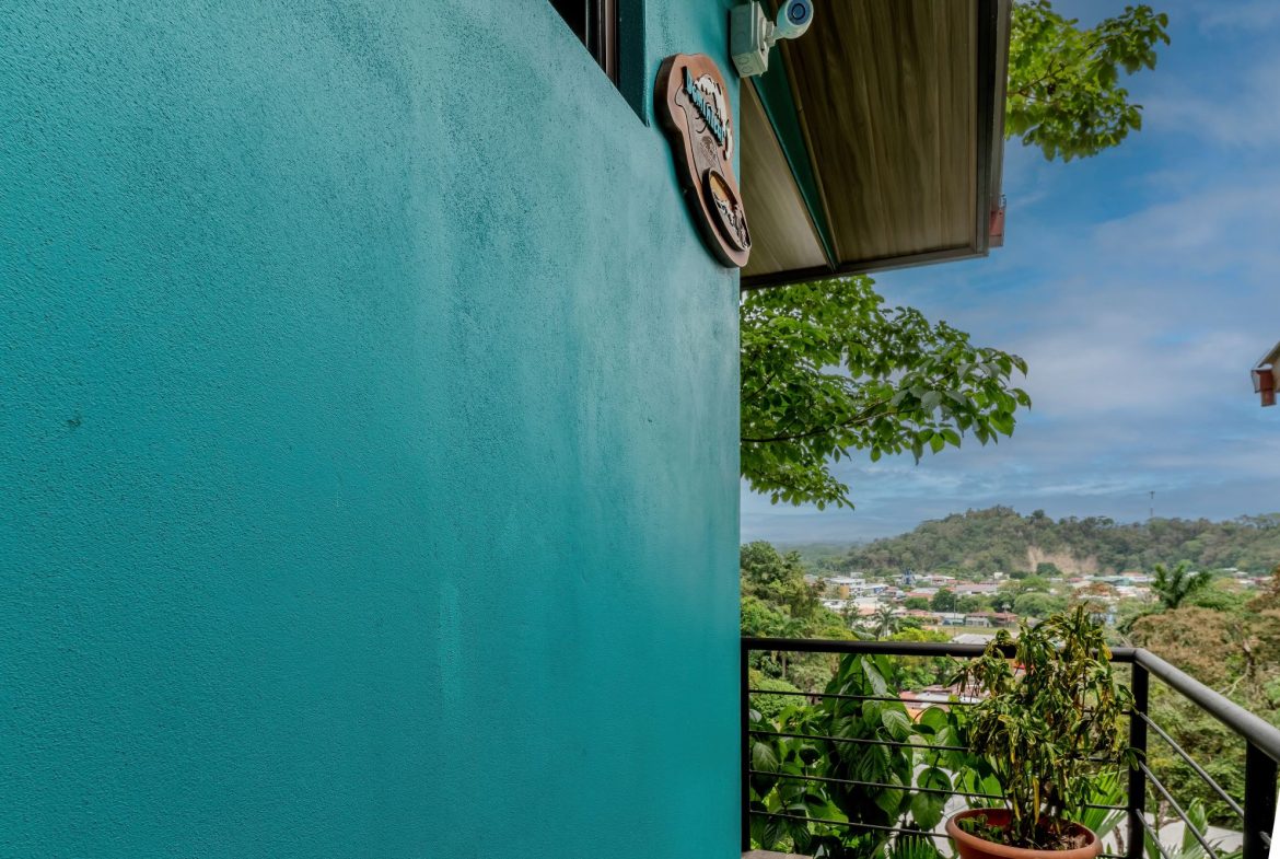 PROPERTY IN CONDOMINIUM WITH SEVEN BEDROOM HOUSE, IN QUEPOS – 1.04 ACRES