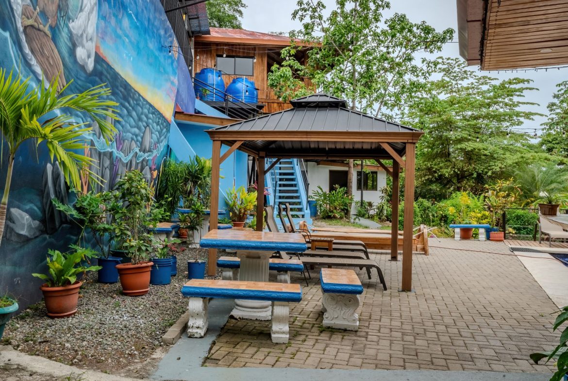 PROPERTY IN CONDOMINIUM WITH SEVEN BEDROOM HOUSE, IN QUEPOS – 1.04 ACRES