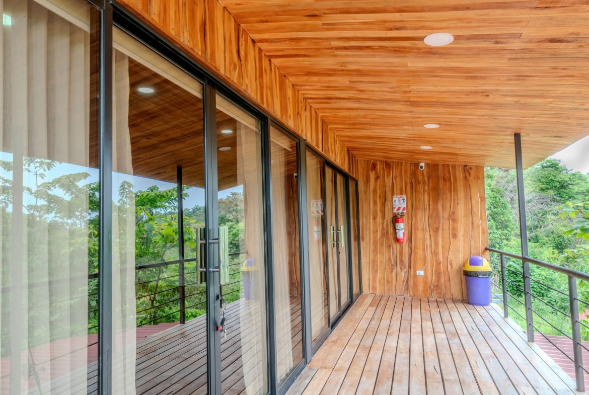 PROPERTY IN CONDOMINIUM WITH SEVEN BEDROOM HOUSE, IN QUEPOS – 1.04 ACRES