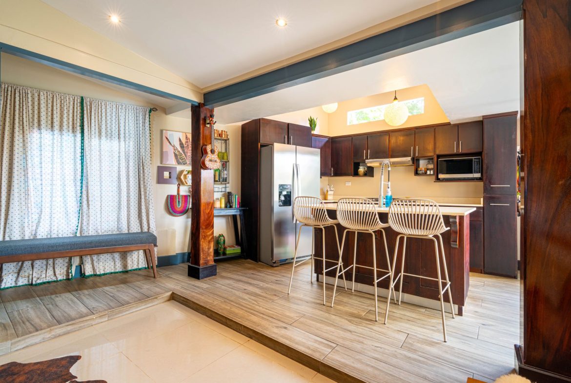 PROPERTY WITH FIVE BEDROOMS NEAR THE BEACH IN BAHIA BALLENA – 0.1 ACRES