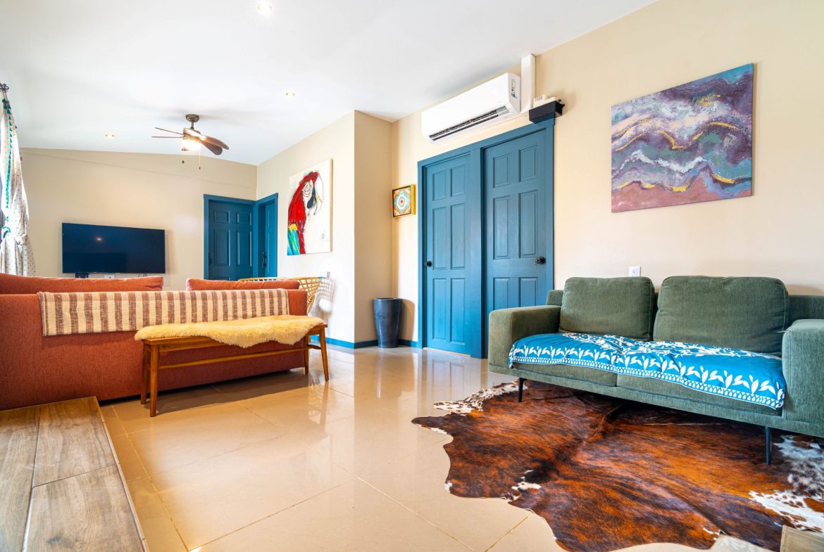PROPERTY WITH FIVE BEDROOMS NEAR THE BEACH IN BAHIA BALLENA – 0.1 ACRES