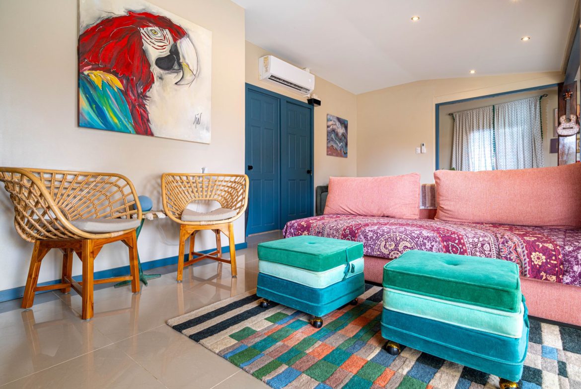 PROPERTY WITH FIVE BEDROOMS NEAR THE BEACH IN BAHIA BALLENA – 0.1 ACRES