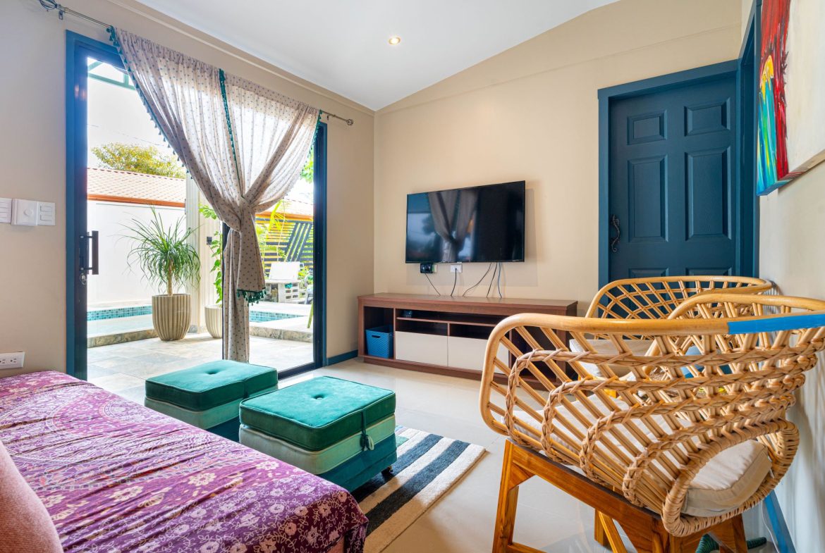 PROPERTY WITH FIVE BEDROOMS NEAR THE BEACH IN BAHIA BALLENA – 0.1 ACRES