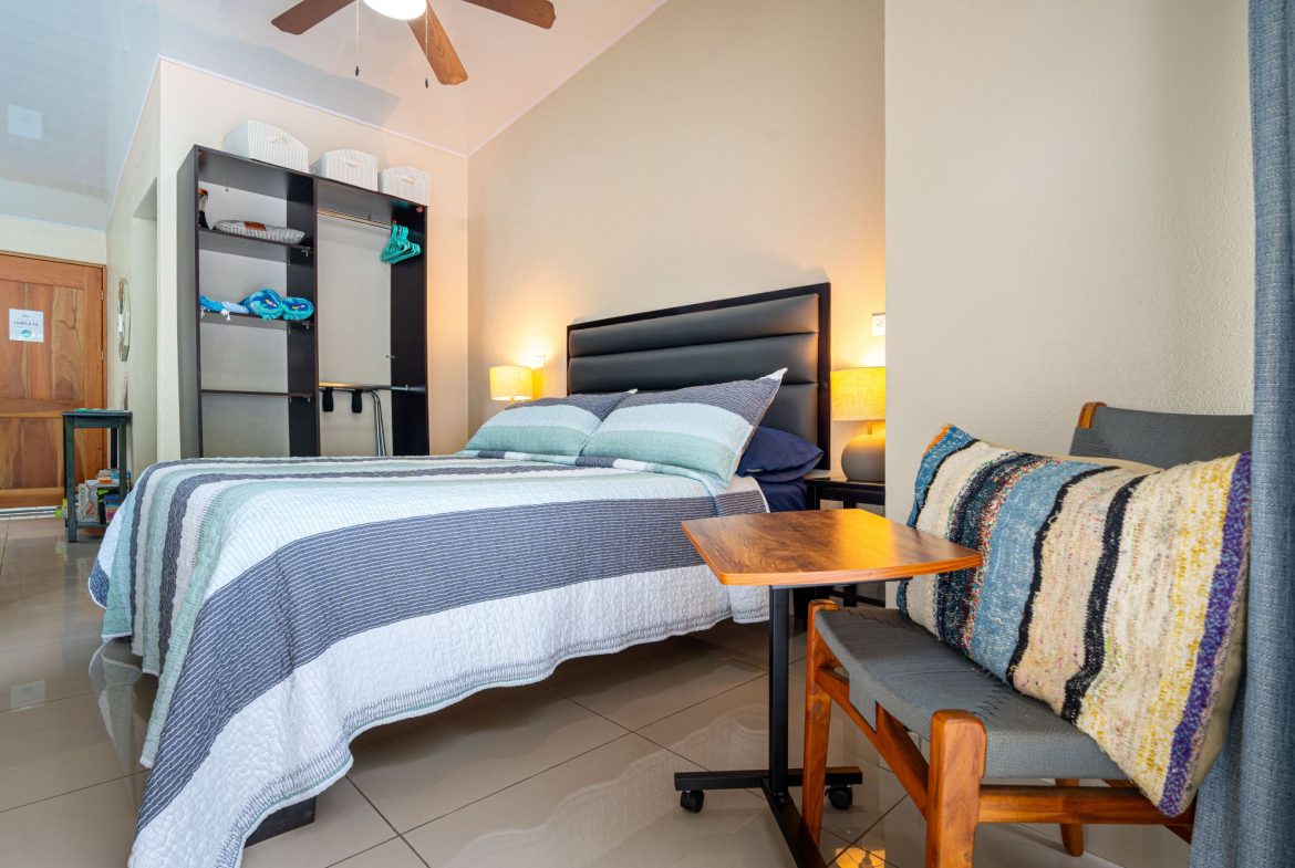 PROPERTY WITH FIVE BEDROOMS NEAR THE BEACH IN BAHIA BALLENA – 0.1 ACRES