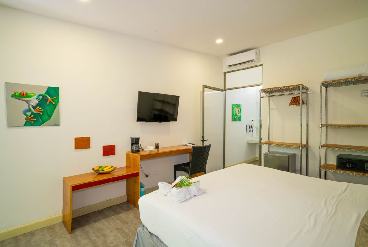 TWENTY-TWO ROOM HOTEL PROPERTY, IN MANUEL ANTONIO – 0.42 ACRES