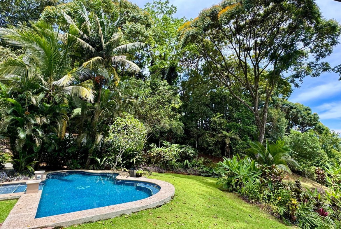JUNGLE PROPERTY WITH THREE BEDROOM HOME, – IN LAGUNAS 1.6 ACRES, Uvita, Costa Rica — photo 4