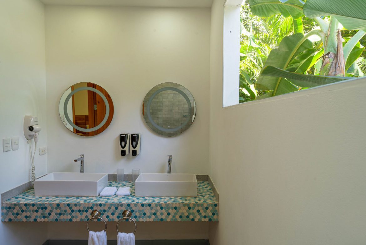 TWENTY-TWO ROOM HOTEL PROPERTY, IN MANUEL ANTONIO – 0.42 ACRES