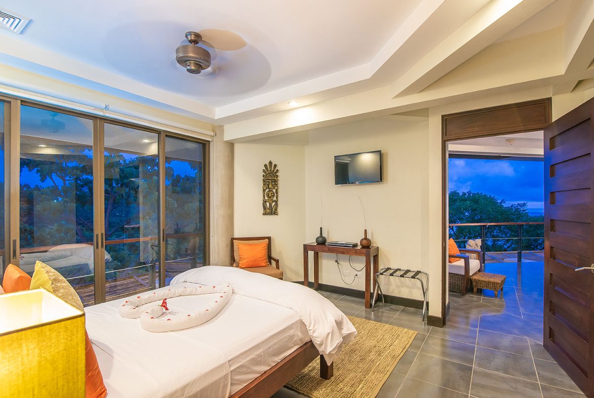 10 BEDROOM LUXURY HOME IN MANUEL ANTONIO