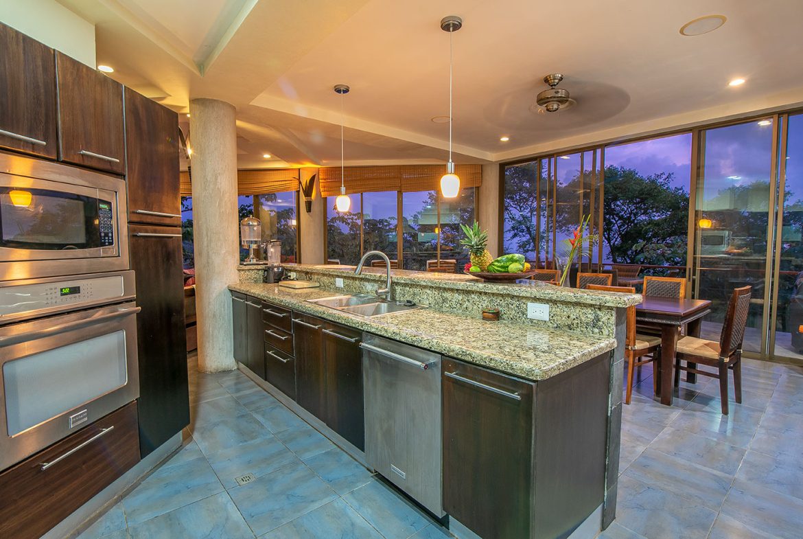 10 BEDROOM LUXURY HOME IN MANUEL ANTONIO