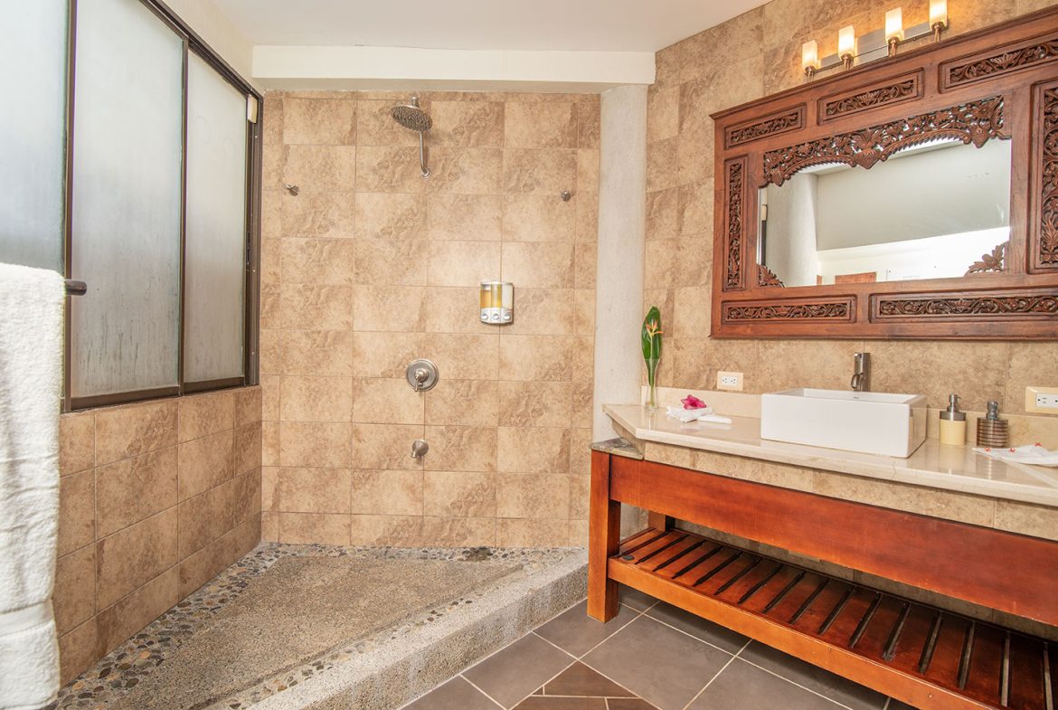 10 BEDROOM LUXURY HOME IN MANUEL ANTONIO