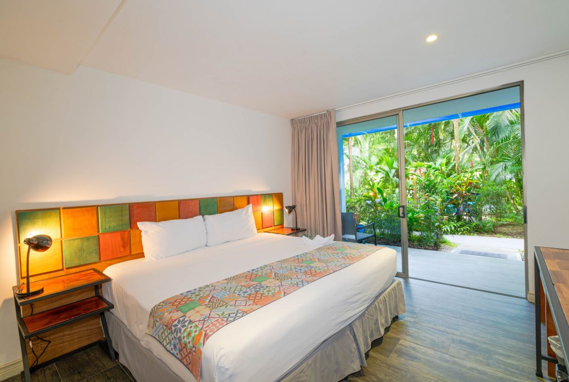 TWENTY-TWO ROOM HOTEL PROPERTY, IN MANUEL ANTONIO – 0.42 ACRES