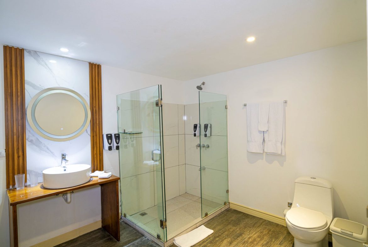 TWENTY-TWO ROOM HOTEL PROPERTY, IN MANUEL ANTONIO – 0.42 ACRES