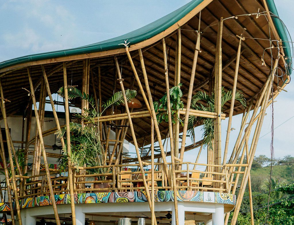 THIRTEEN-ROOM HOTEL PROPERTY, IN QUEPOS – 0.1 ACRES
