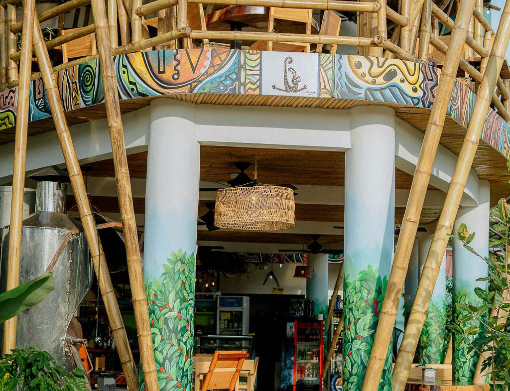 THIRTEEN-ROOM HOTEL PROPERTY, IN QUEPOS – 0.1 ACRES
