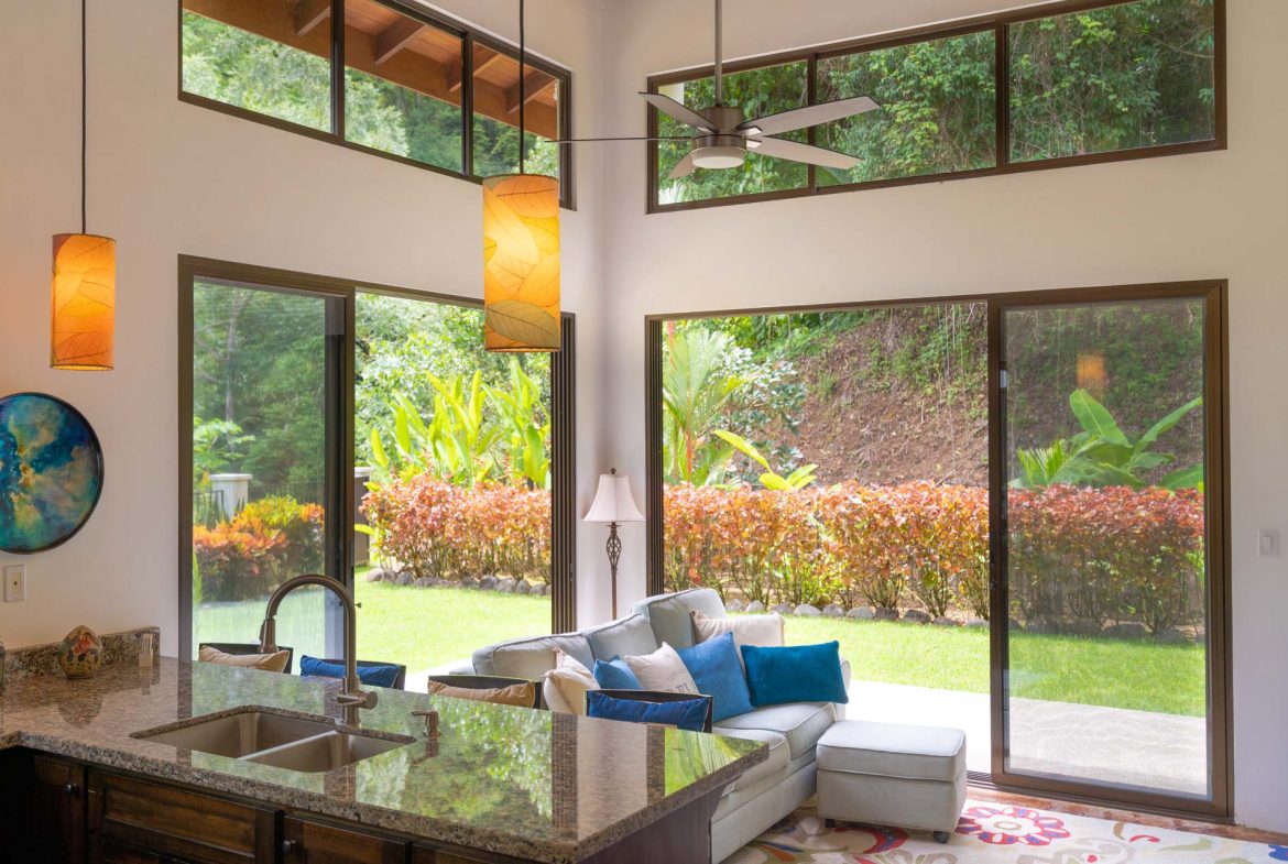 PROPERTY WITH 2 BEDROOM HOUSE AND A GUEST HOUSE, IN PLATANILLO – 3.35 ACRES