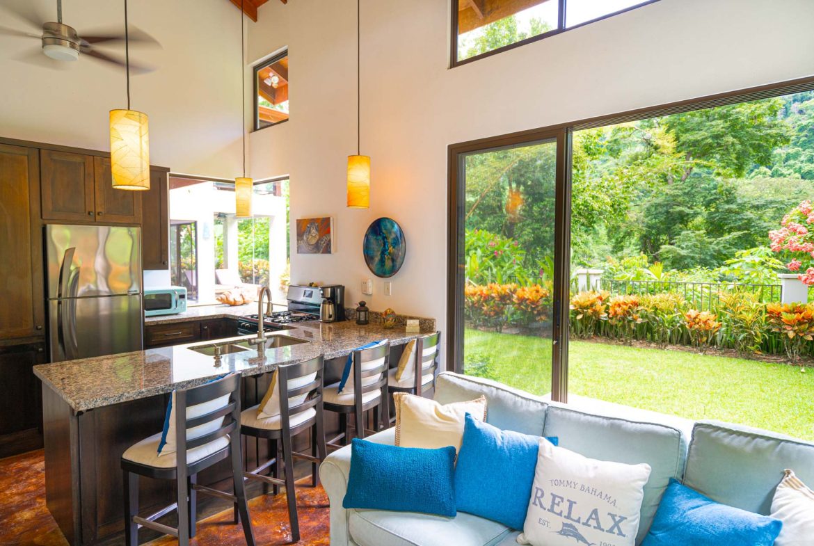 PROPERTY WITH 2 BEDROOM HOUSE AND A GUEST HOUSE, IN PLATANILLO – 3.35 ACRES