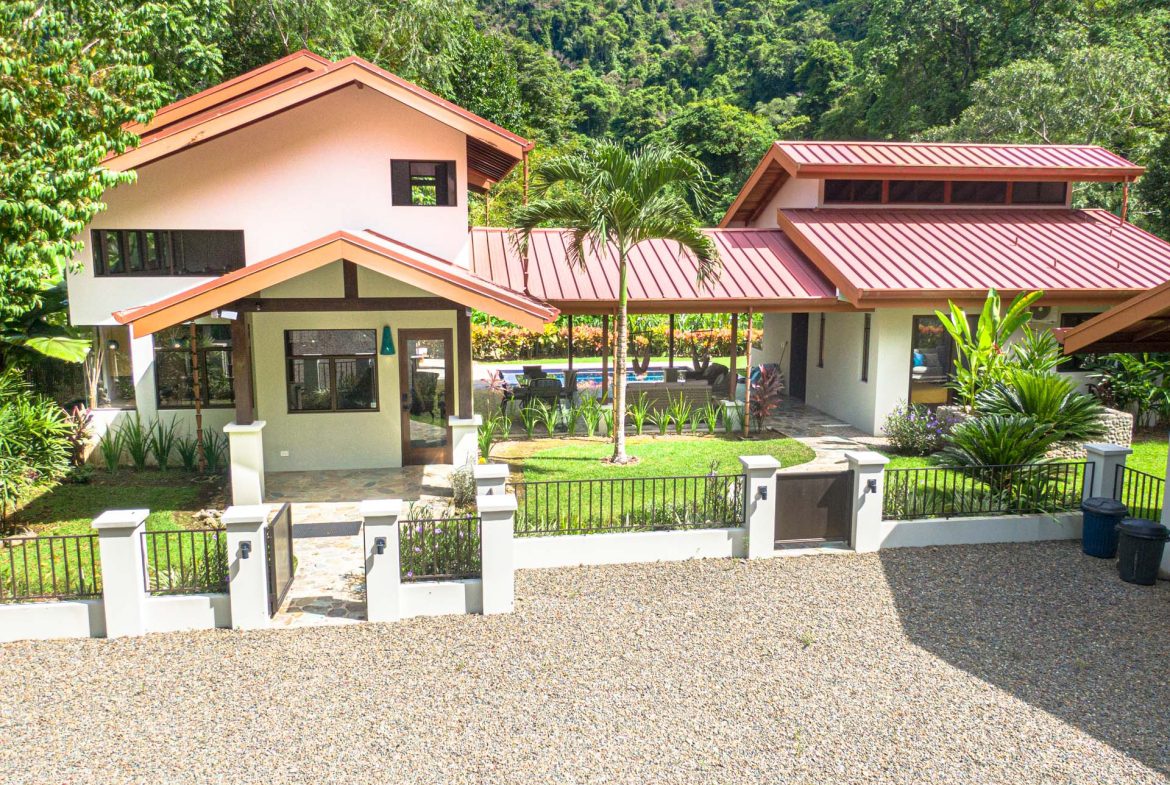 PROPERTY WITH 2 BEDROOM HOUSE AND A GUEST HOUSE, IN PLATANILLO – 3.35 ACRES, Uvita, Costa Rica — photo 1