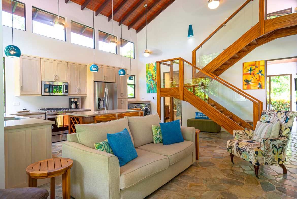 PROPERTY WITH 2 BEDROOM HOUSE AND A GUEST HOUSE, IN PLATANILLO – 3.35 ACRES