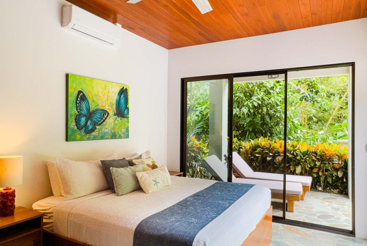 PROPERTY WITH 2 BEDROOM HOUSE AND A GUEST HOUSE, IN PLATANILLO – 3.35 ACRES