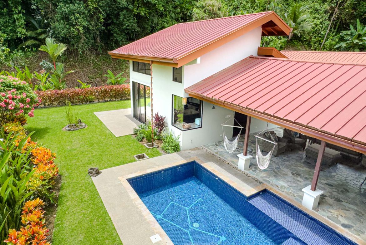 PROPERTY WITH 2 BEDROOM HOUSE AND A GUEST HOUSE, IN PLATANILLO – 3.35 ACRES