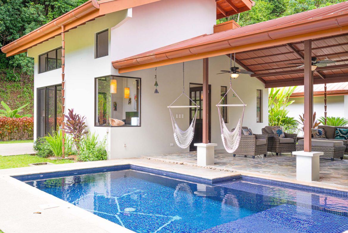 PROPERTY WITH 2 BEDROOM HOUSE AND A GUEST HOUSE, IN PLATANILLO – 3.35 ACRES