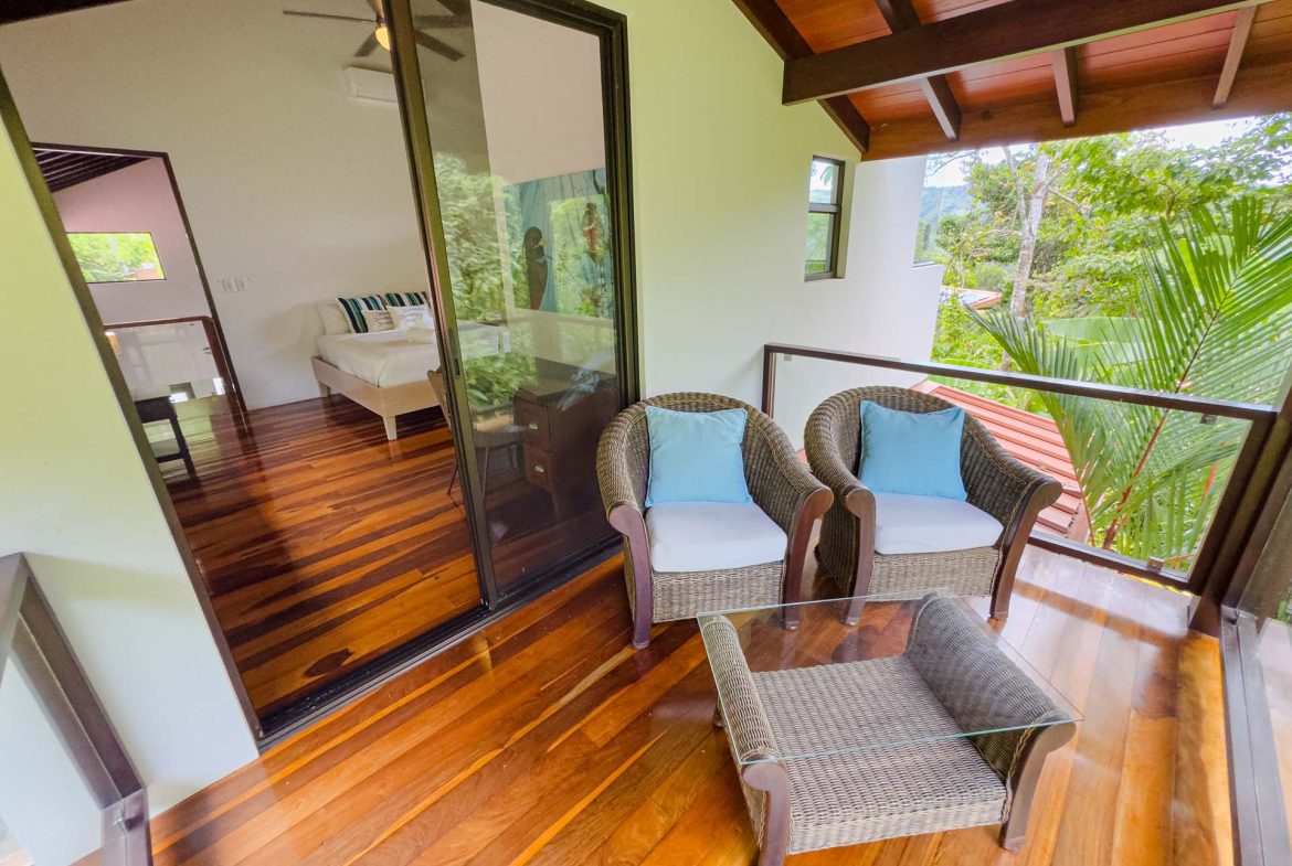 PROPERTY WITH 2 BEDROOM HOUSE AND A GUEST HOUSE, IN PLATANILLO – 3.35 ACRES