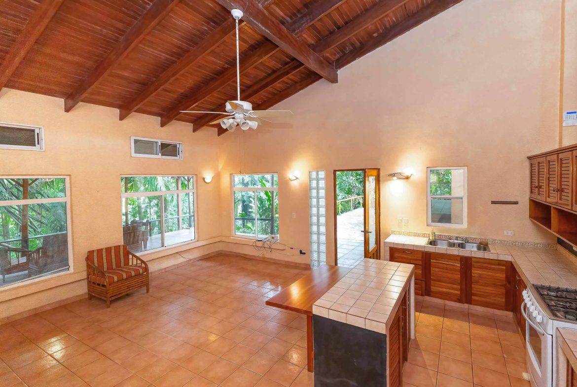 PROPERTY WITH TWO BEDROOM HOME NEAR TO MANUEL ANTONIO CENTER – 0.74 ACRES, Uvita, Costa Rica — photo 7