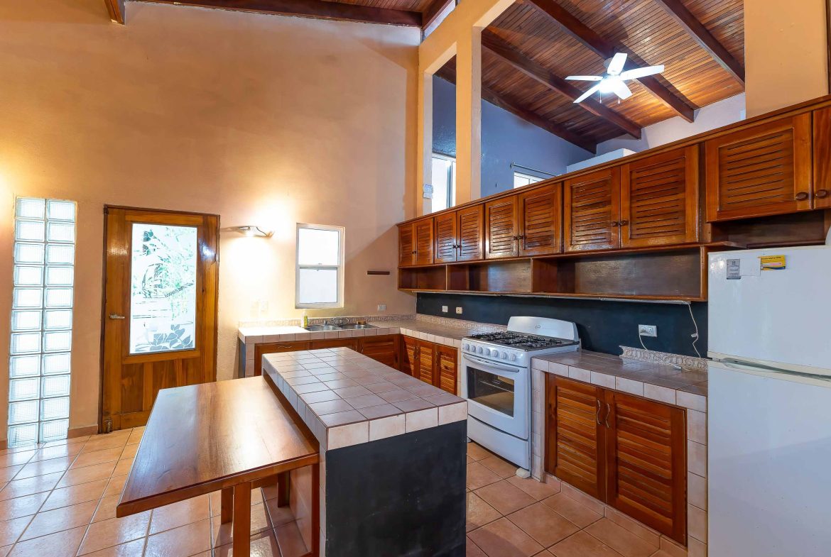 PROPERTY WITH TWO BEDROOM HOME NEAR TO MANUEL ANTONIO CENTER – 0.74 ACRES, Uvita, Costa Rica — photo 6