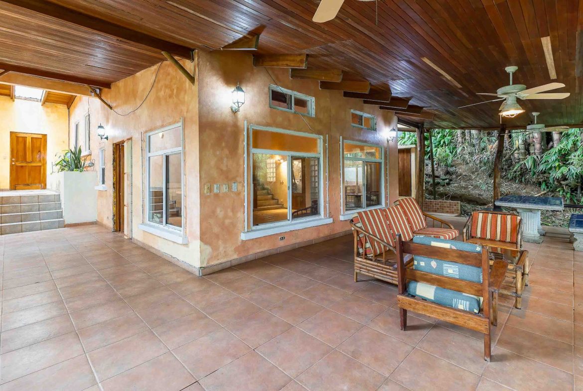 PROPERTY WITH TWO BEDROOM HOME NEAR TO MANUEL ANTONIO CENTER – 0.74 ACRES, Uvita, Costa Rica — photo 4