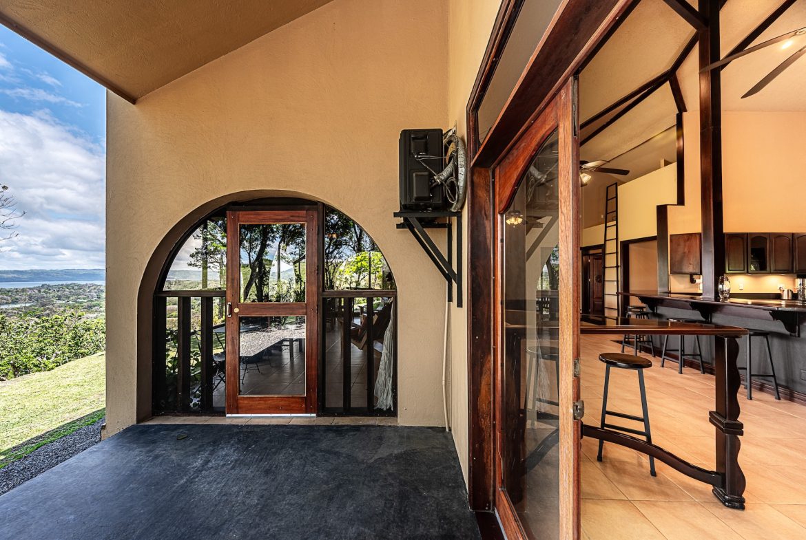 JUNGLE PROPERTY WITH IN FRONT ARENAL LAKE VIEW  AND GUEST GUEST HOUESE, IN TEJONA – 4.17 ACRES