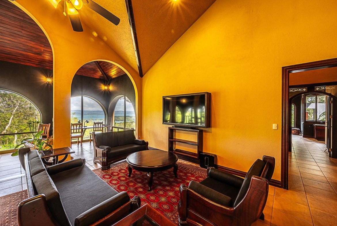 JUNGLE PROPERTY WITH IN FRONT ARENAL LAKE VIEW  AND GUEST GUEST HOUESE, IN TEJONA – 4.17 ACRES