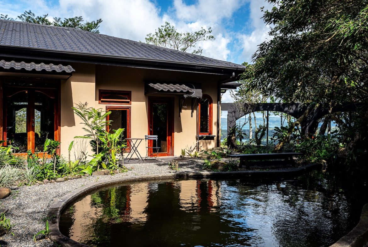 JUNGLE PROPERTY WITH IN FRONT ARENAL LAKE VIEW  AND GUEST GUEST HOUESE, IN TEJONA – 4.17 ACRES