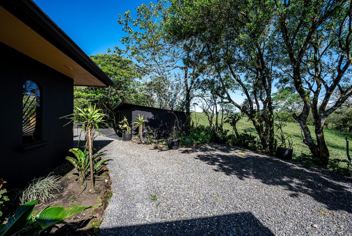 JUNGLE PROPERTY WITH IN FRONT ARENAL LAKE VIEW  AND GUEST GUEST HOUESE, IN TEJONA – 4.17 ACRES