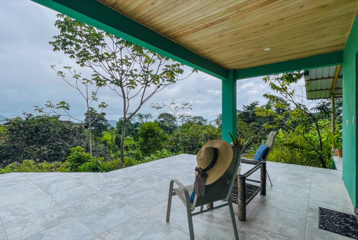 TWO FLOOR PROPERTY WITH A GUEST HOUSE AND OCEAN VIEWS, IN OJOCHAL – 1.55 ACRES