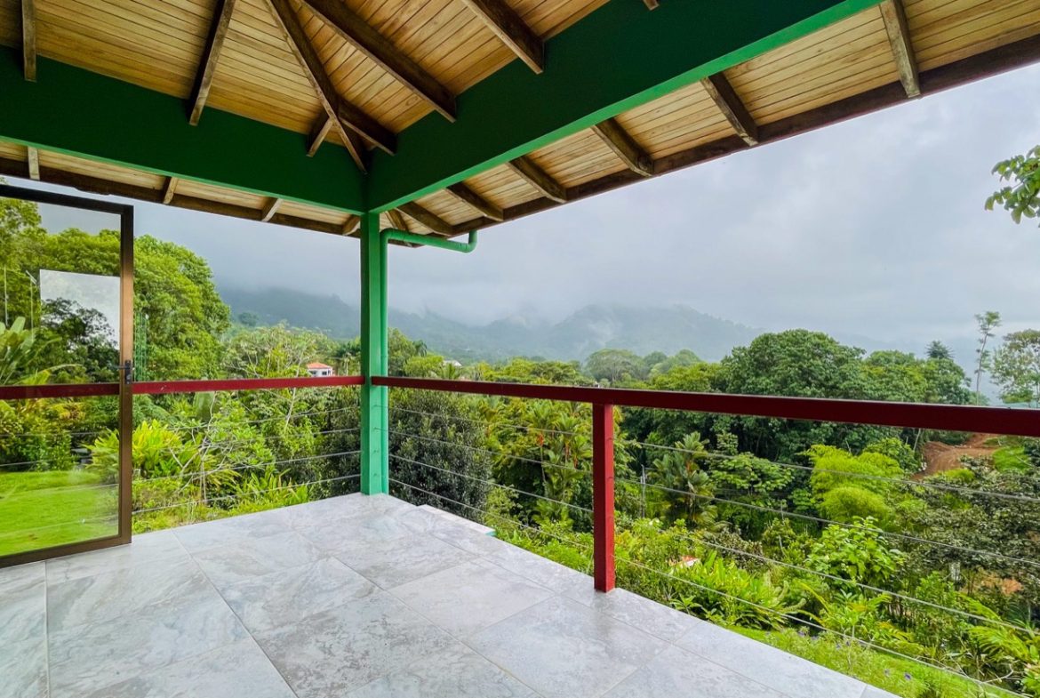 TWO FLOOR PROPERTY WITH A GUEST HOUSE AND OCEAN VIEWS, IN OJOCHAL – 1.55 ACRES