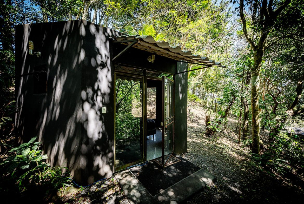 JUNGLE PROPERTY WITH IN FRONT ARENAL LAKE VIEW  AND GUEST GUEST HOUESE, IN TEJONA – 4.17 ACRES