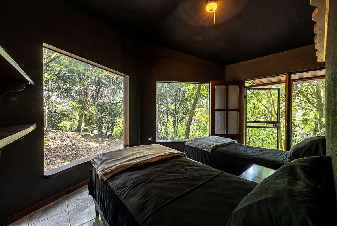 JUNGLE PROPERTY WITH IN FRONT ARENAL LAKE VIEW  AND GUEST GUEST HOUESE, IN TEJONA – 4.17 ACRES