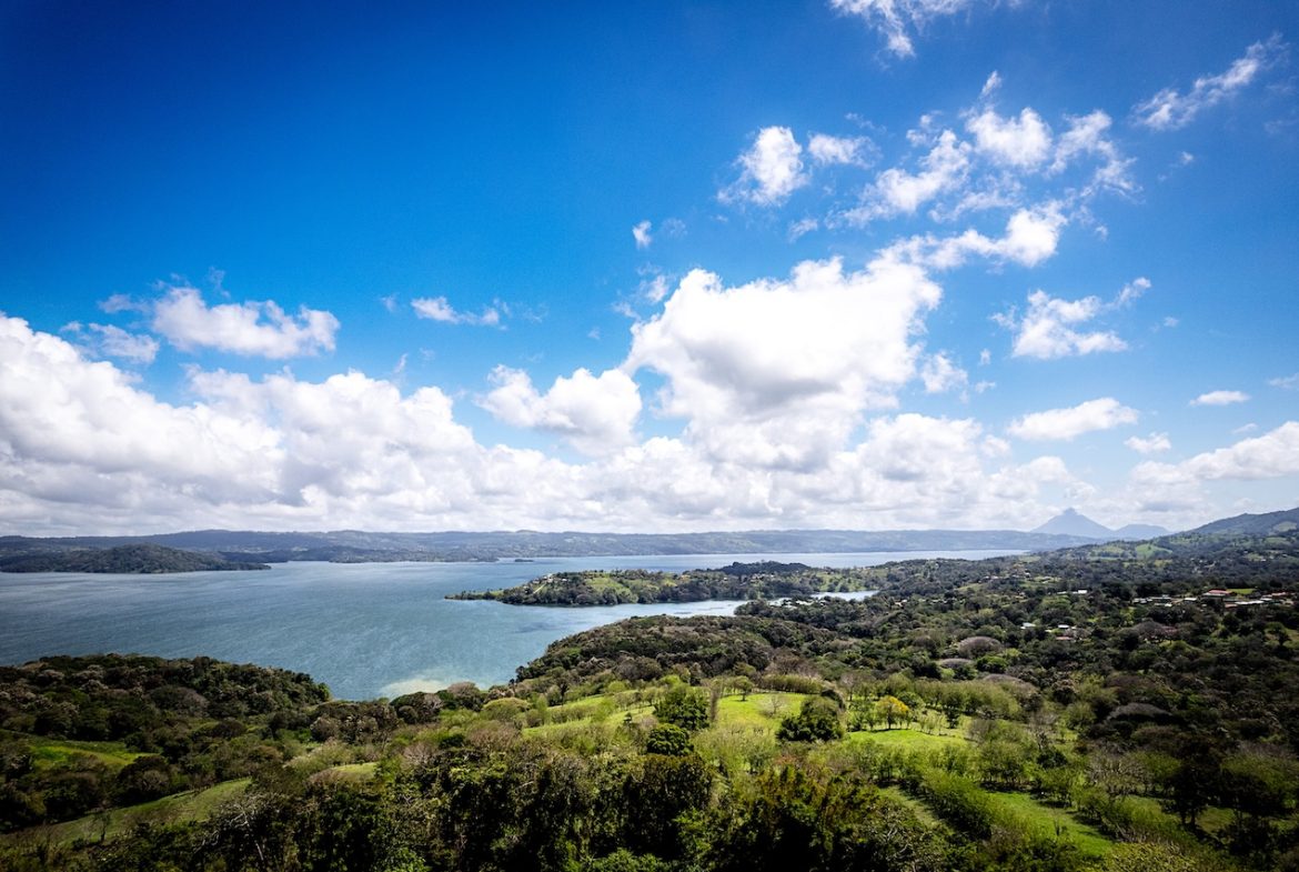 JUNGLE PROPERTY WITH IN FRONT ARENAL LAKE VIEW  AND GUEST GUEST HOUESE, IN TEJONA – 4.17 ACRES