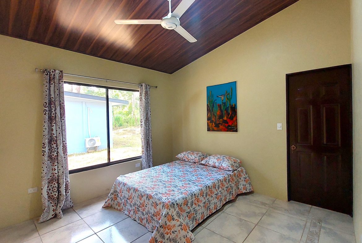 PROPERTY TWO BEDROOM HOME NEAR TO THE BEACH, IN HATILLO – 0.09 ACRES, Uvita, Costa Rica — photo 8