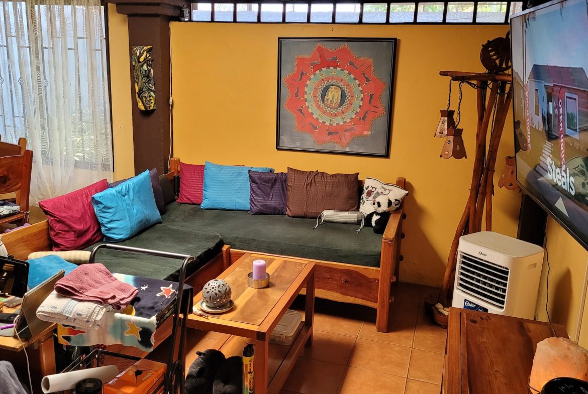 PROPERTY WITH THREE BEDROOMS HOME  AND FRUIT TREES, NEAR TO THE SAN ISIDRO – 0.03 ACRES, Uvita, Costa Rica — photo 5