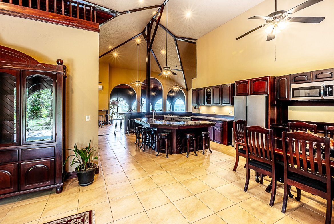 JUNGLE PROPERTY WITH IN FRONT ARENAL LAKE VIEW  AND GUEST GUEST HOUESE, IN TEJONA – 4.17 ACRES
