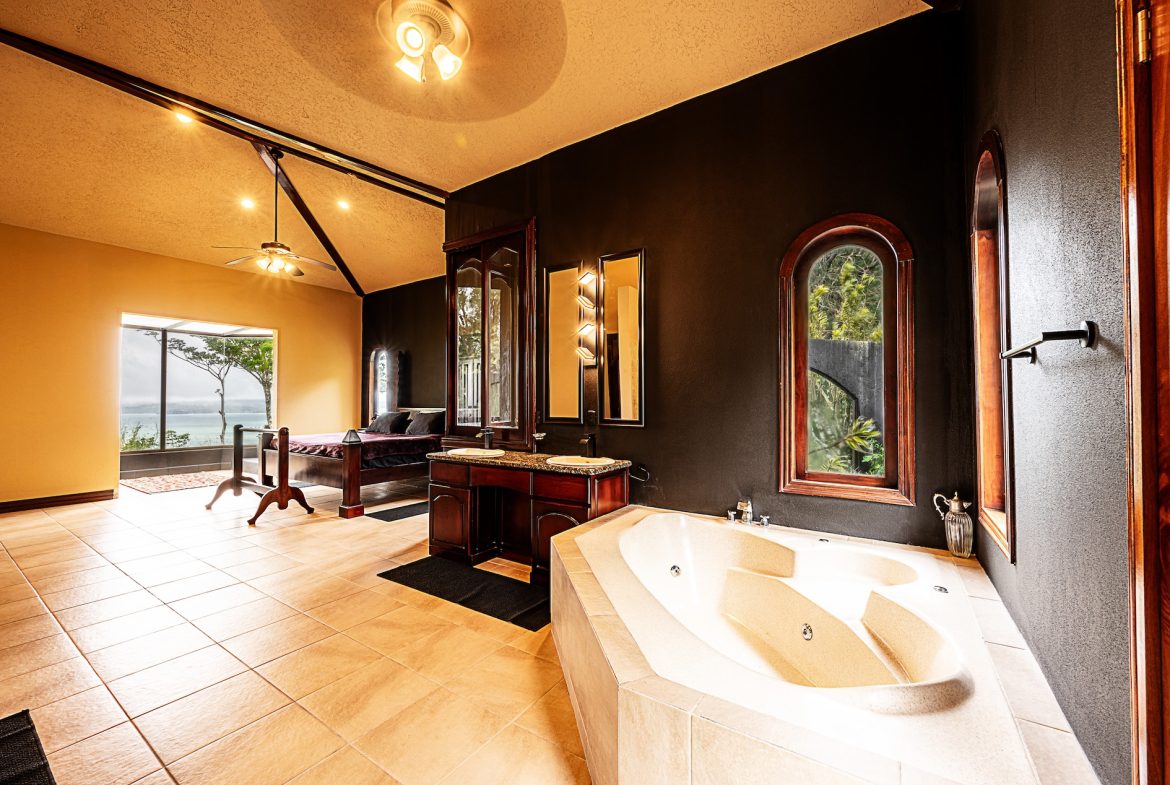 JUNGLE PROPERTY WITH IN FRONT ARENAL LAKE VIEW  AND GUEST GUEST HOUESE, IN TEJONA – 4.17 ACRES