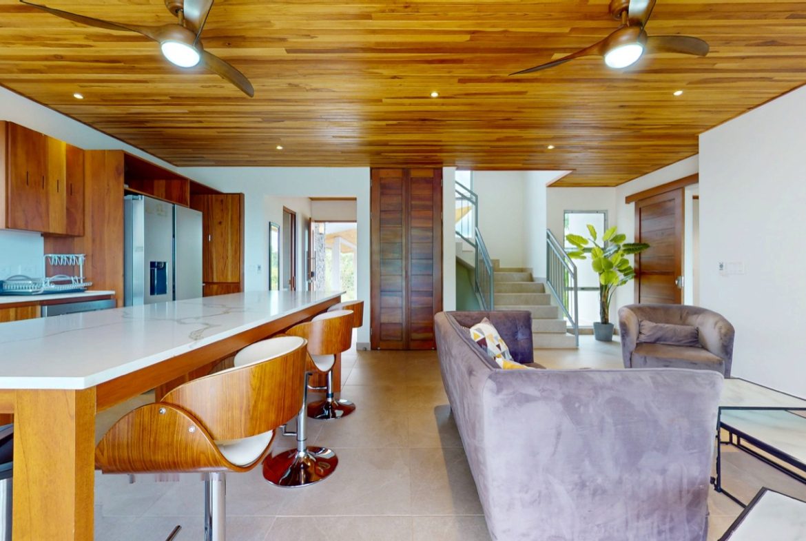 PROPERTY THREE BEDROOM HOME WITH OCEAN AND VALLEY VIEWS, IN CHONTALES – 0.29 ACRES, Uvita, Costa Rica — photo 5