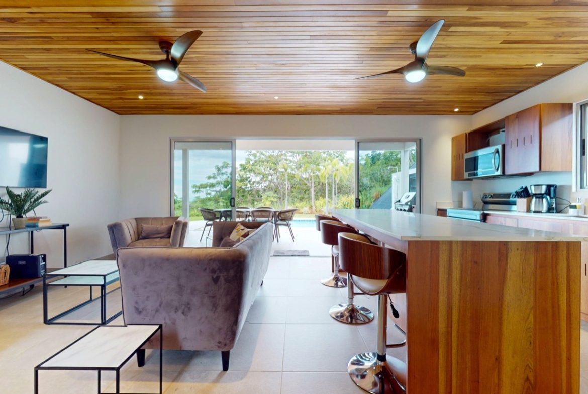 PROPERTY THREE BEDROOM HOME WITH OCEAN AND VALLEY VIEWS, IN CHONTALES – 0.29 ACRES, Uvita, Costa Rica — photo 8